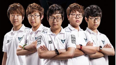 队友侧翼回 队友侧翼回